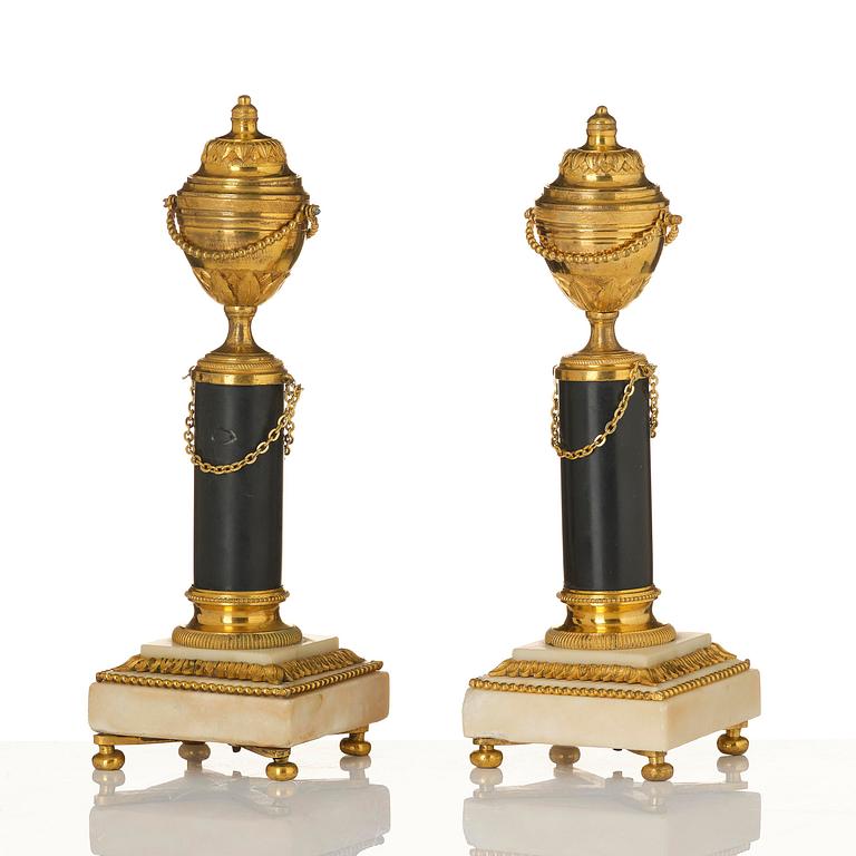 Cassoletter, ett par, Frankrike, 1700-talets slut, Louis XVI.