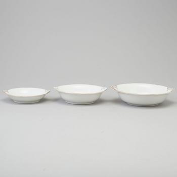 LOUISE ADELBORG, porcelain dinner service, 90 ps "Swedish Grace", Rörstrand, second half of the 20th century.