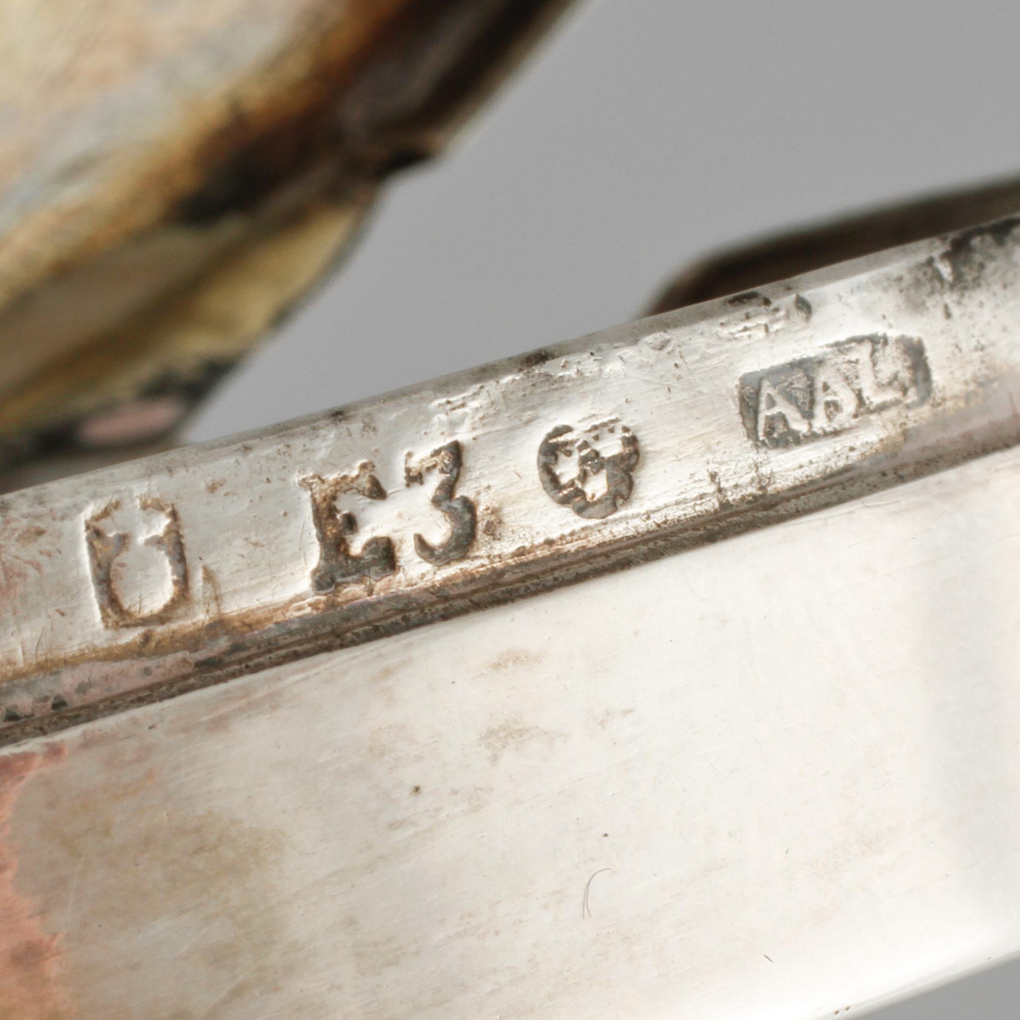 DOSOR, 2 st, silver, Stockholm respektive Uppsala 1792 och 1811. Vikt 205.
