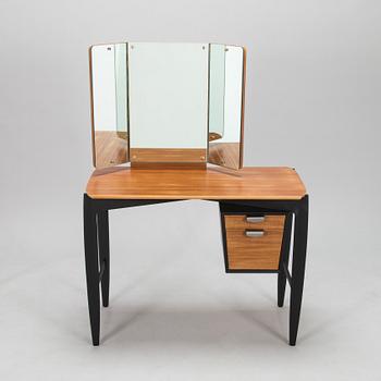 A 1950s/60s dressing table.