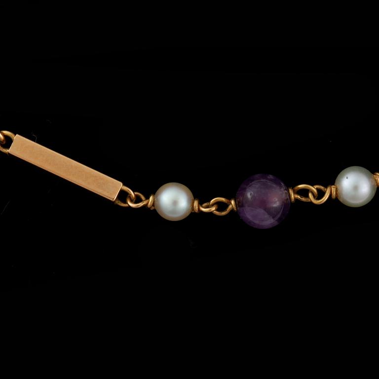 COLLIER, 18k guld, ametister och pärlor. Huskvarna Guldsmedsverkstad 1900-talets andra hälft. Tot ca 7 gram.