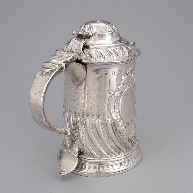 STOP, silver. Möjligen Thomas Phipps, London 1779. Vikt ca 760 g.