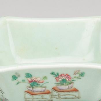 SKÅL, porslin, Kina, Tung-Chin, 1800-talets andra hälft.