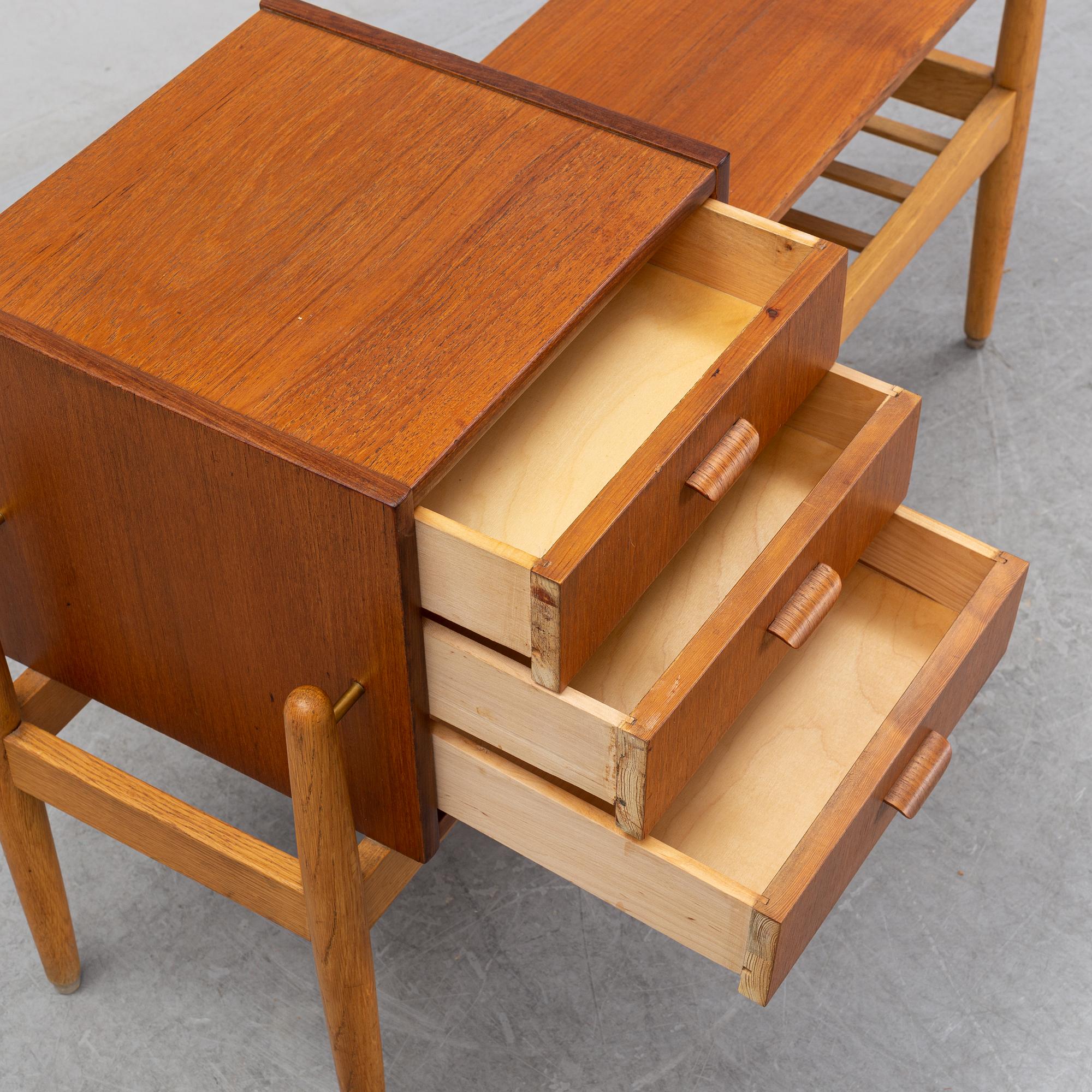 Arne Wahl Iversen, a 1950/60s oak and teak shelf with drawers "Spectum", IKEA.