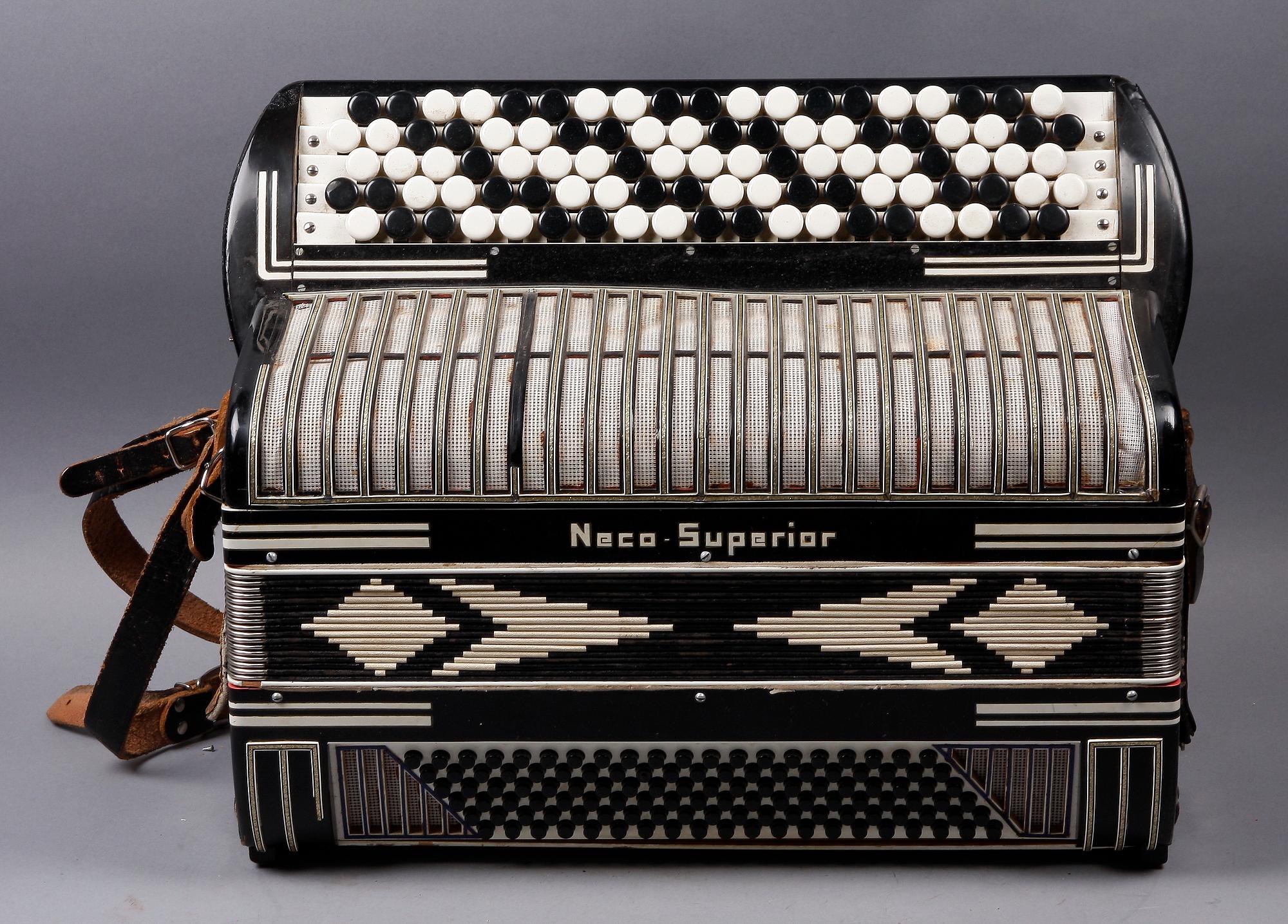 DRAGSPEL, Neco superior.