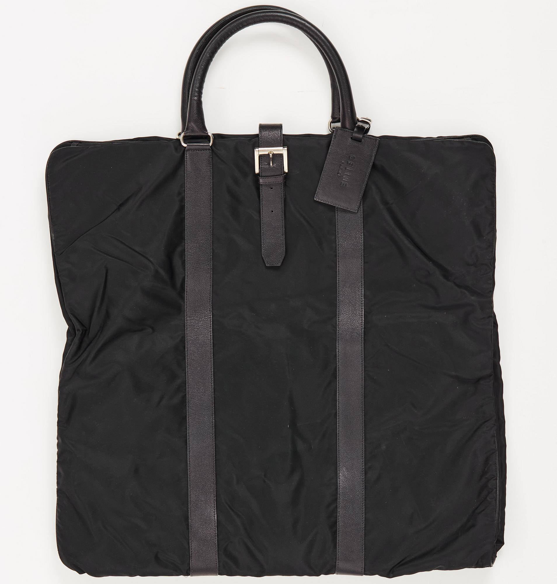 Céline, Travel wardrobe.