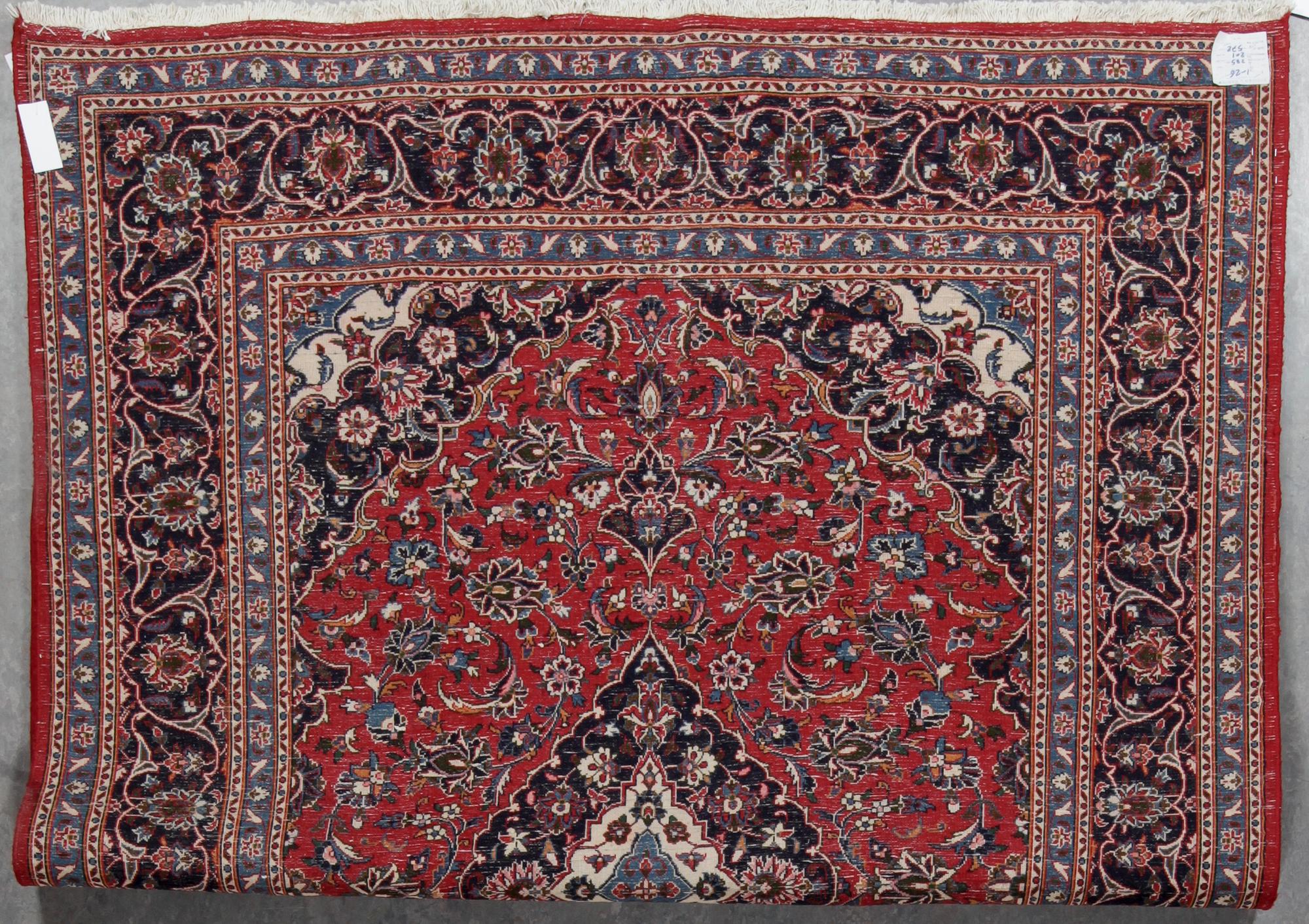 MATTA, Keshan, ca 285x205 cm.