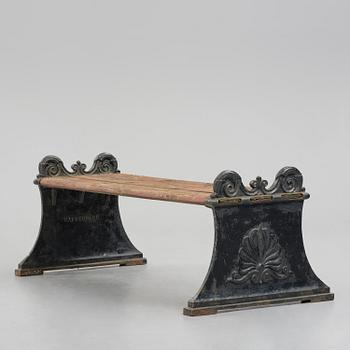 Folke Bensow, a Swedish Grace "Parkbänk N:r 1" bench, Näfveqvarns bruk.