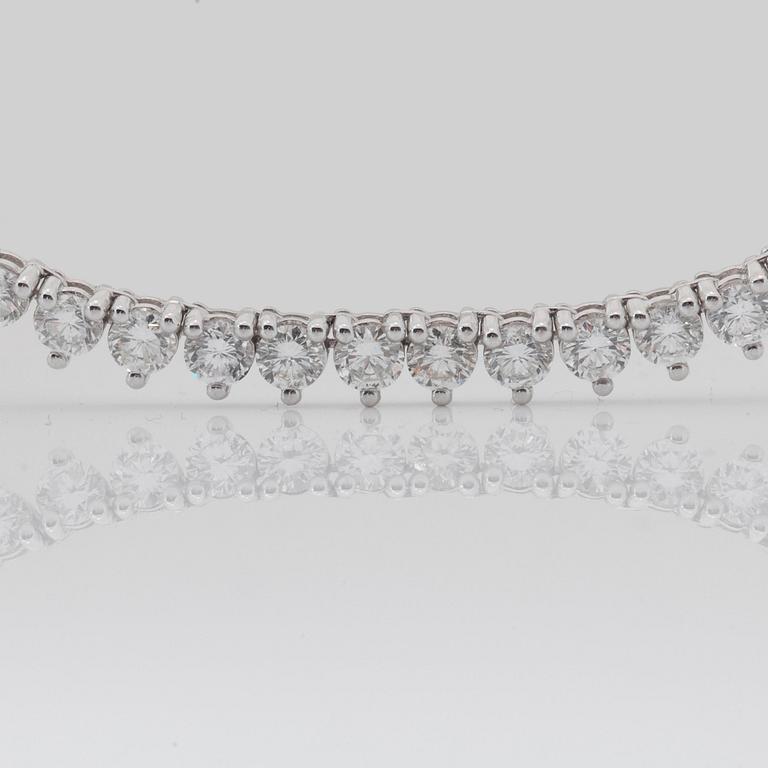 A  brilliant-cut diamond necklace. Total carat weight 22.38 cts.