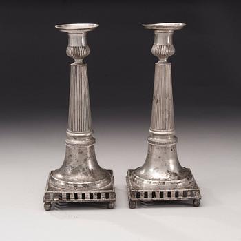 A PAIR OF CANDLESTICKS.