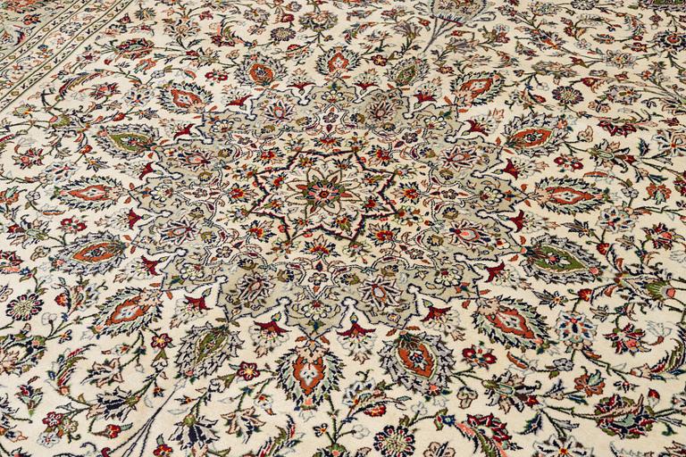 A Kashan carpet of 'Ardabil' design, c 409 x 300 cm.