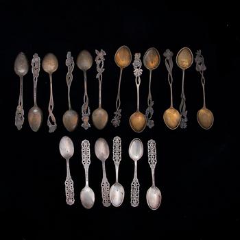 DESSERTSKEDAR, 7 st, KAFFESKEDAR, 18 st, KAKSPADAR, 3 st, silver. Finska och norska stämplar 1939-1983. Totalvikt 475 g.
