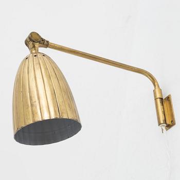 Harald Notini, a model "8666" wall lamp, Arvid Böhlmarks Lampfabrik, Sweden, 1940's.
