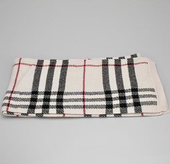 HALSDUK, Burberry.