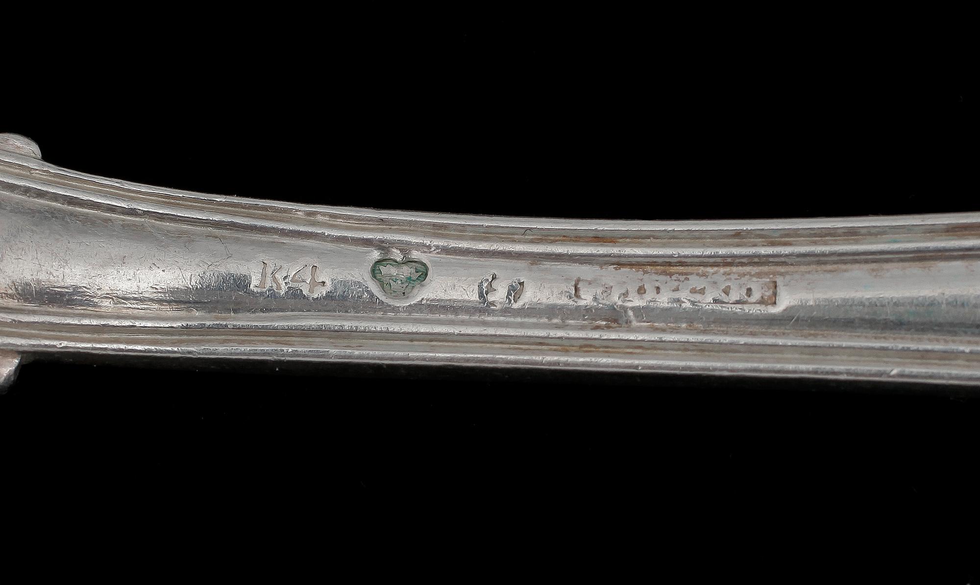 BESTICKSERVIS, 44 delar, silver bl a Möllenborg, Stockholm 1852. Tot vikt 2048.