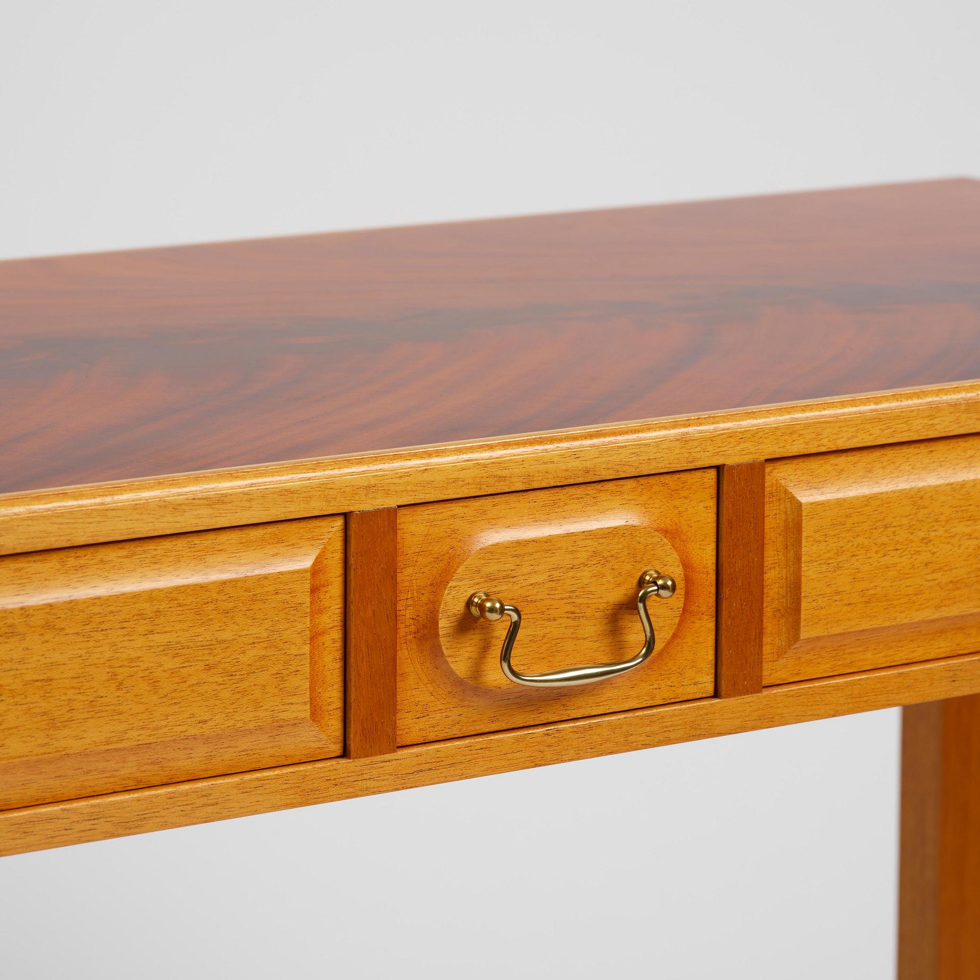 Josef Frank, sideboard, modell B 821, Firma Svenskt Tenn, efter 1985.