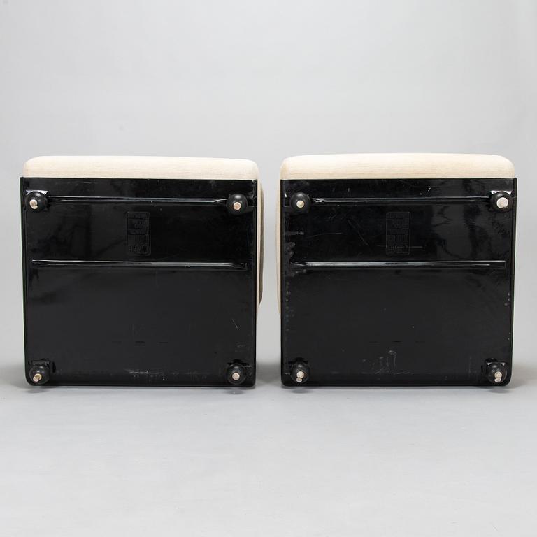 Mario Bellini, A pair of 'Amanta' armchairs for C&B Italia,  second half of the 20th century.