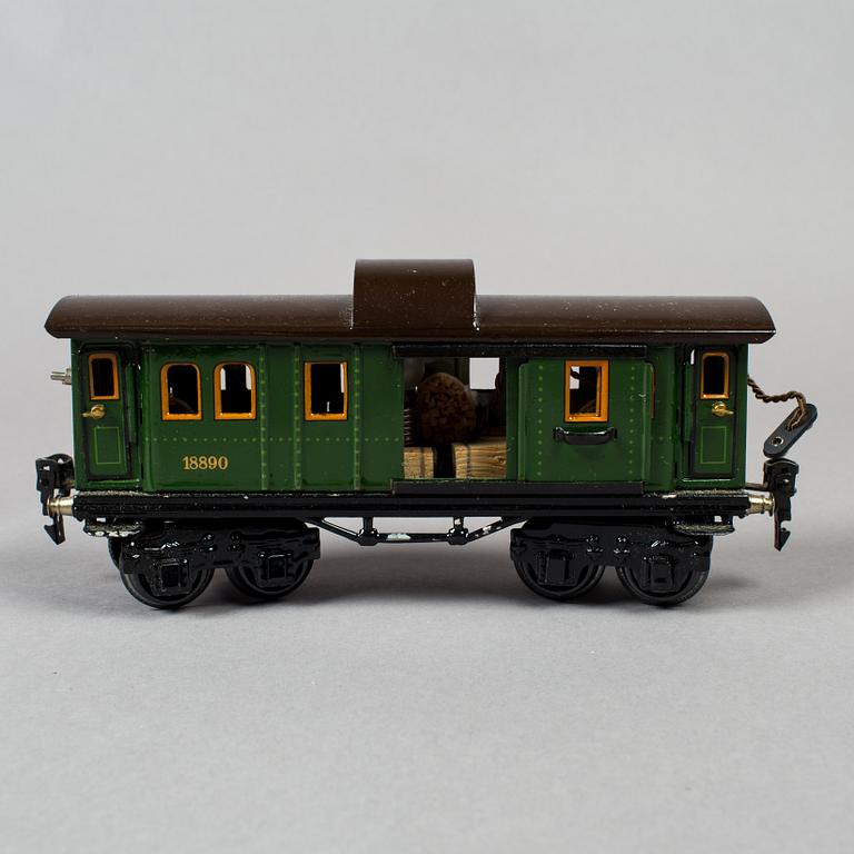 A set of six Märklin train carriages 0 Gauge, Germany, 1920/30s.