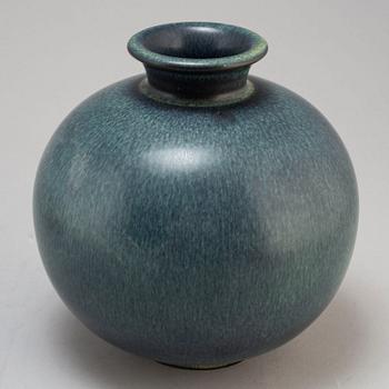 GUNNAR NYLUND, a stoneware vase, Rörstrand.