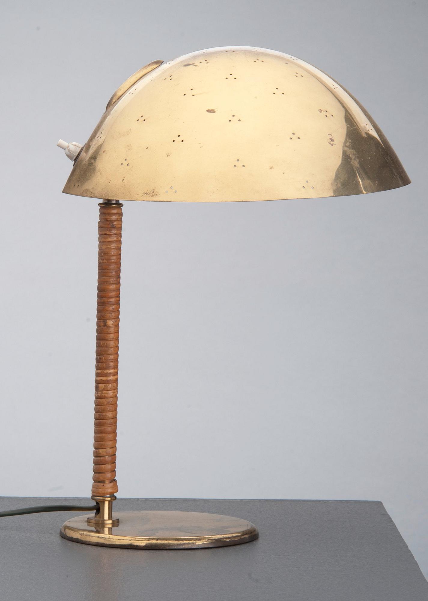 Paavo Tynell, BORDSLAMPA.