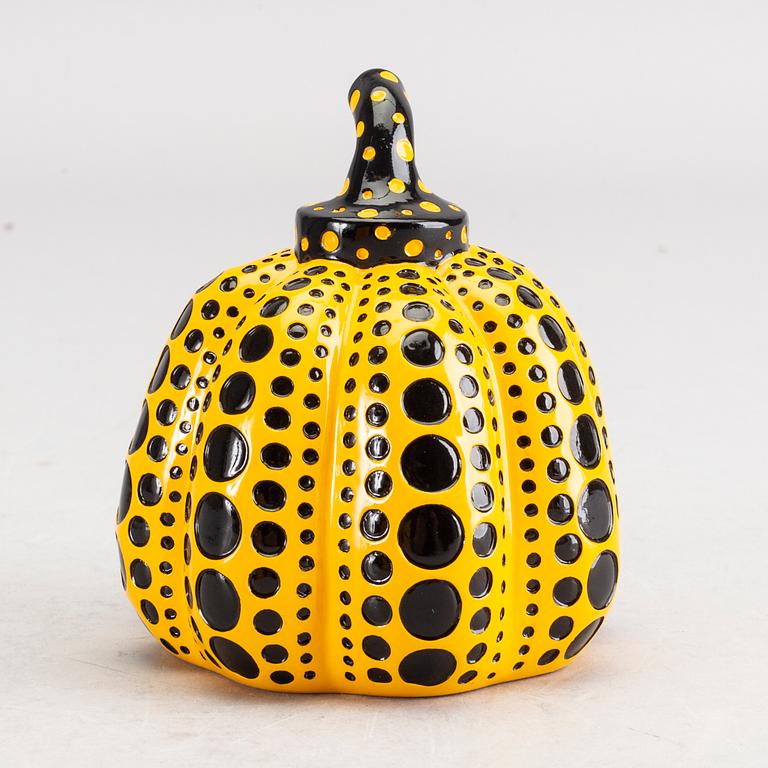 YAYOI KUSAMA, efter, objekt/multipel, "Pumpkin", utgiven av Benesse Holdings Inc., Naoshima, Japan, 2013. Stämplad.