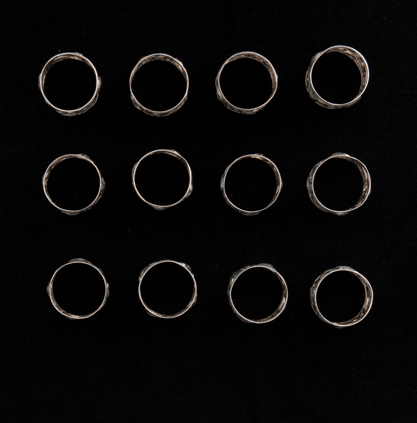 SERVETTRINGAR, 12 st, silver, Auran Kultaseppä, Åbo 1969. Vikt 79,3 g.