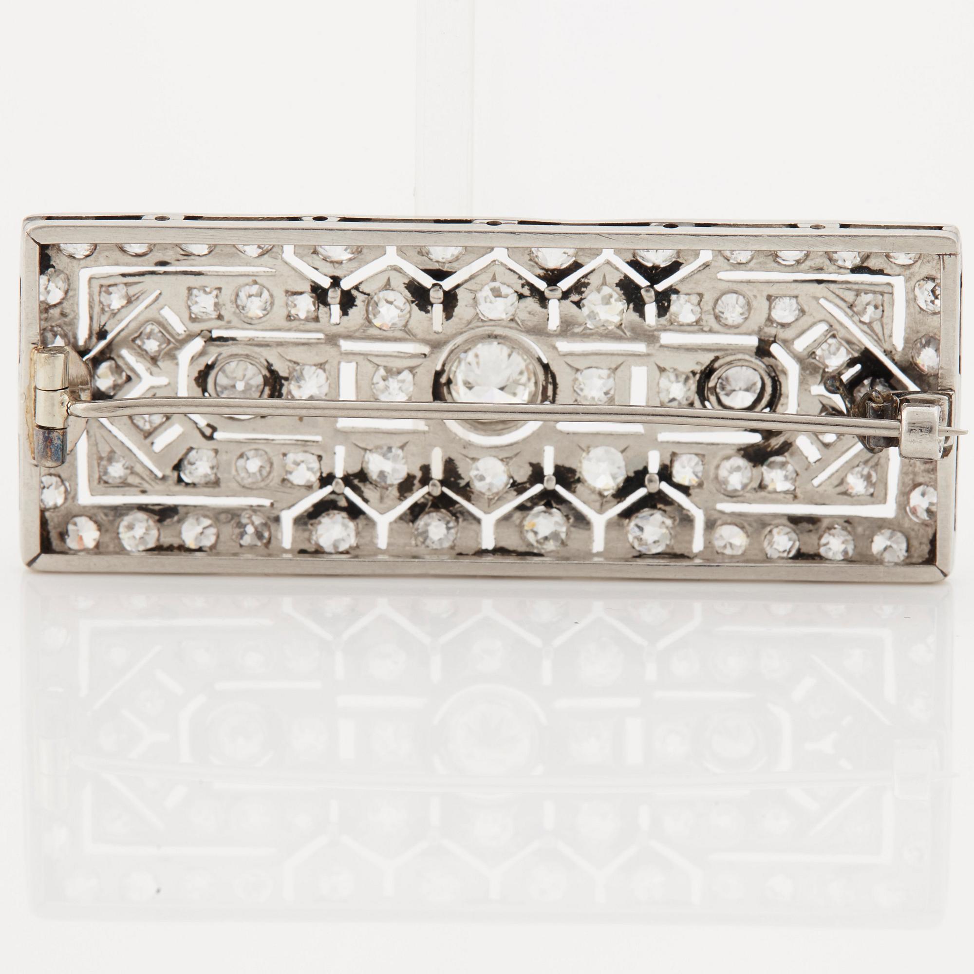 A diamond brooch of different cuts, art déco.