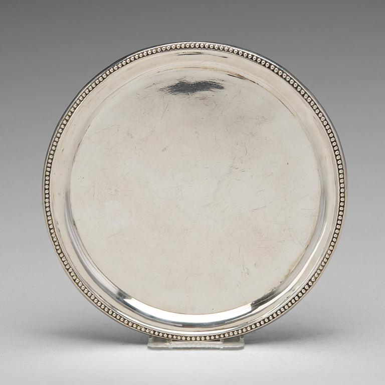 Bricka på fötter / coaster, icke identifierad mästarstämpel, Lisbon 1803-1813.