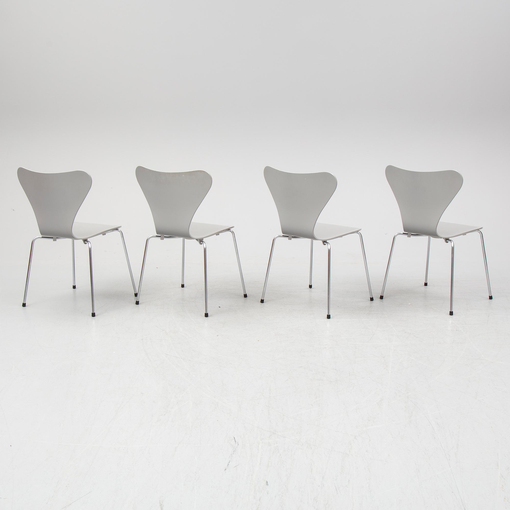 ARNE JACOBSEN, four 'Series 7' chairs from Fritz Hansen, Denmark.