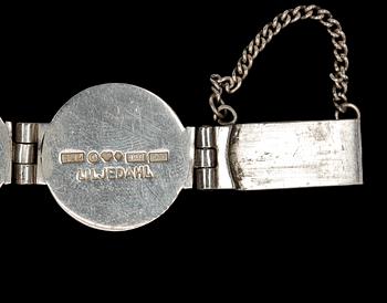 ARMBAND, silver och porfyr, Bengt Liljedahl, Stockholm, 1978.
