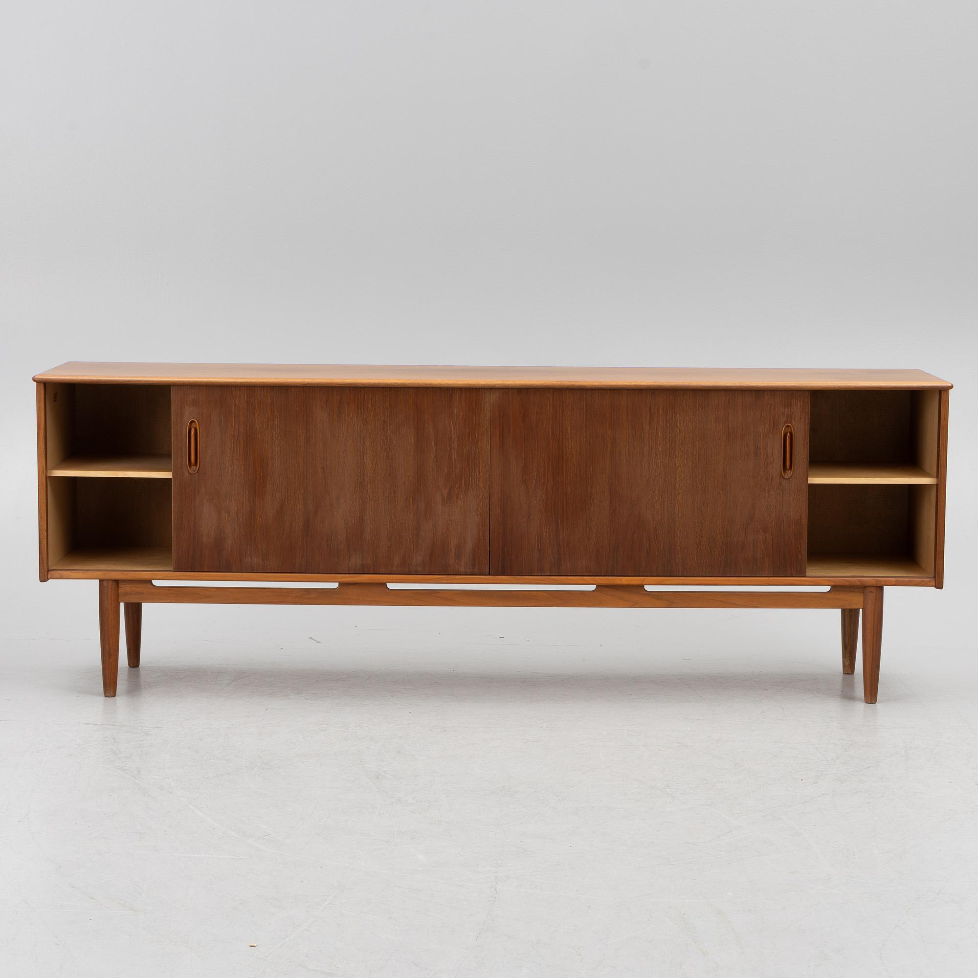 Nils Jonsson sideboard "Cortina" Troeds Möbelfabrik, Bjärnum 1960s.