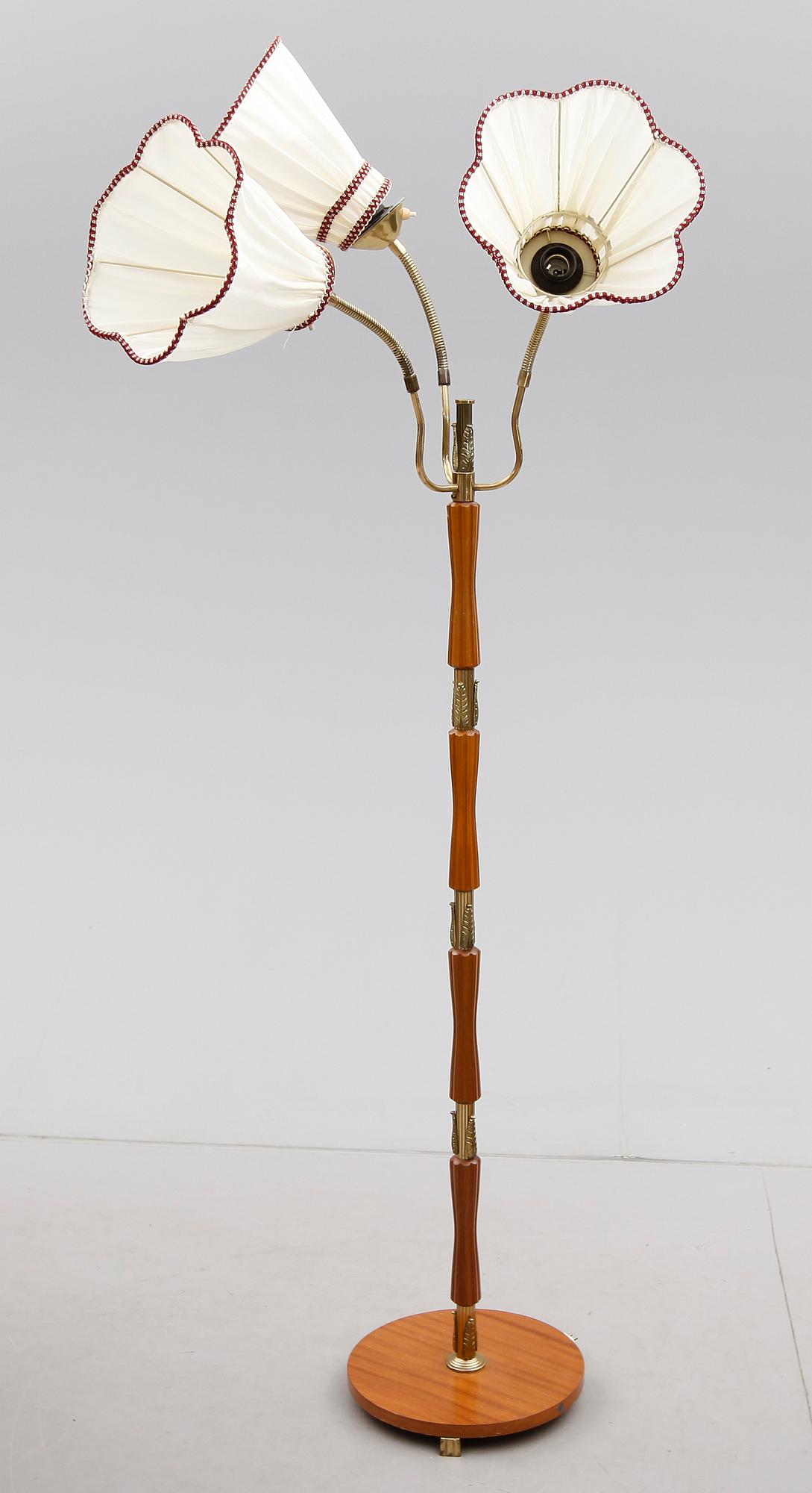 GOLVLAMPA, 1900-talets mitt.