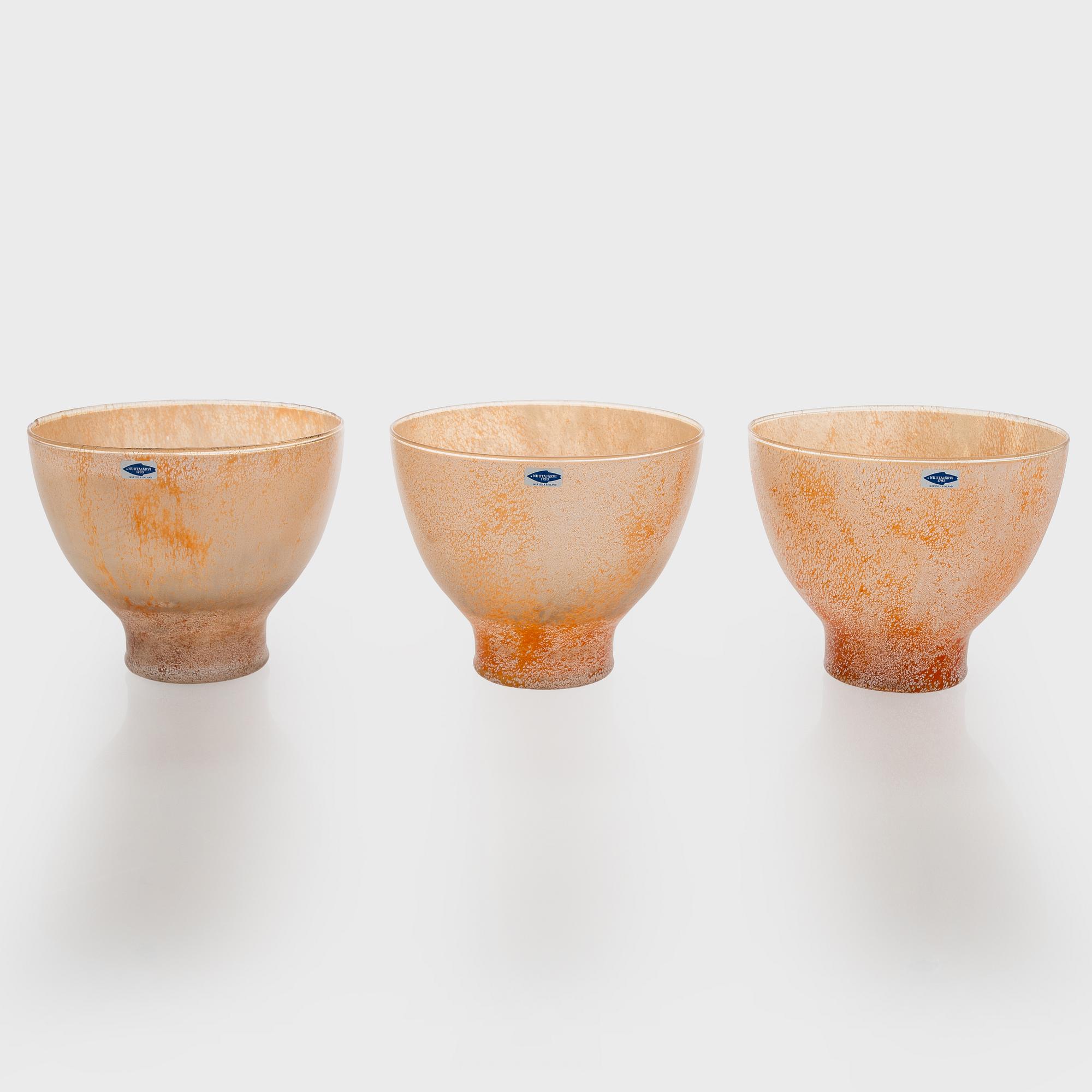 Oiva Toikka, three glass bowls, signed Oiva Toikka Nuutajärvi Notsjö.