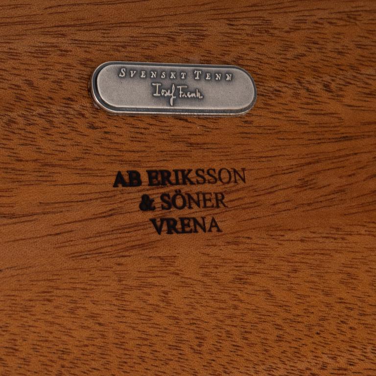 Josef Frank, bokhylla med vitrin, modell 2112, Firma Svenskt Tenn.