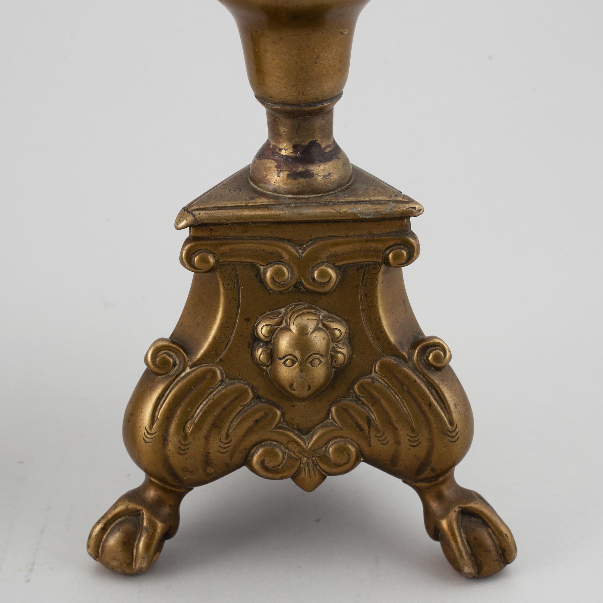 LJUSSTAKAR, ett par, brons, 1600-/1700-tal.