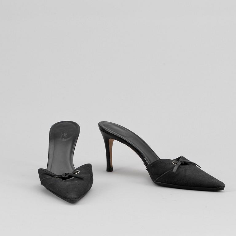 VÄSKA samt SKOR, 3 delar, Gucci.