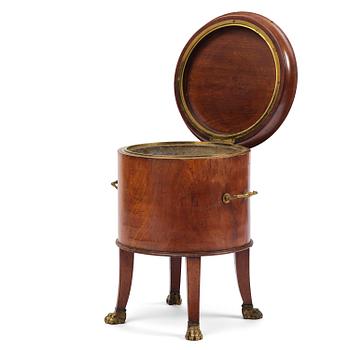 208. A George III mahogany wine cooler, later part 18th century.