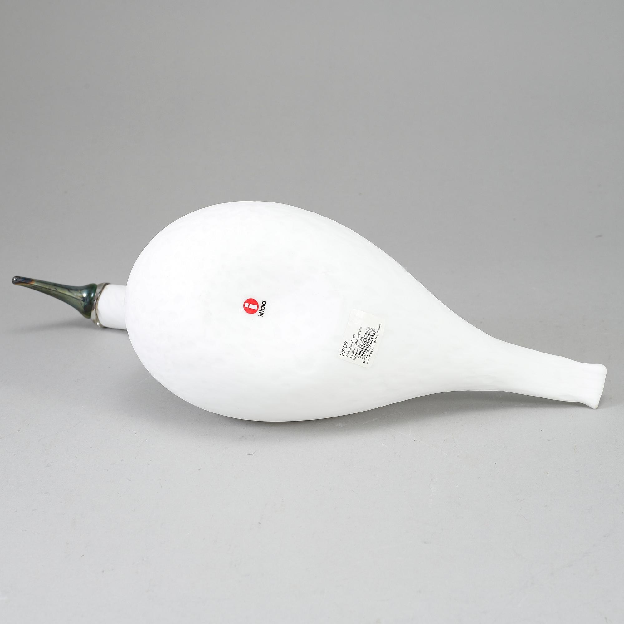 OIVA TOIKKA, a glass bird "Whooper swan" signed O. Toikka  Nuutajärvi 3800 2012.