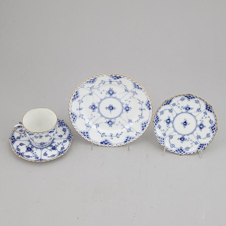 ROYAL COPENHAGEN, a 'Musselmalet' part porcelain coffee and tea service, Denmark (32 pieces).