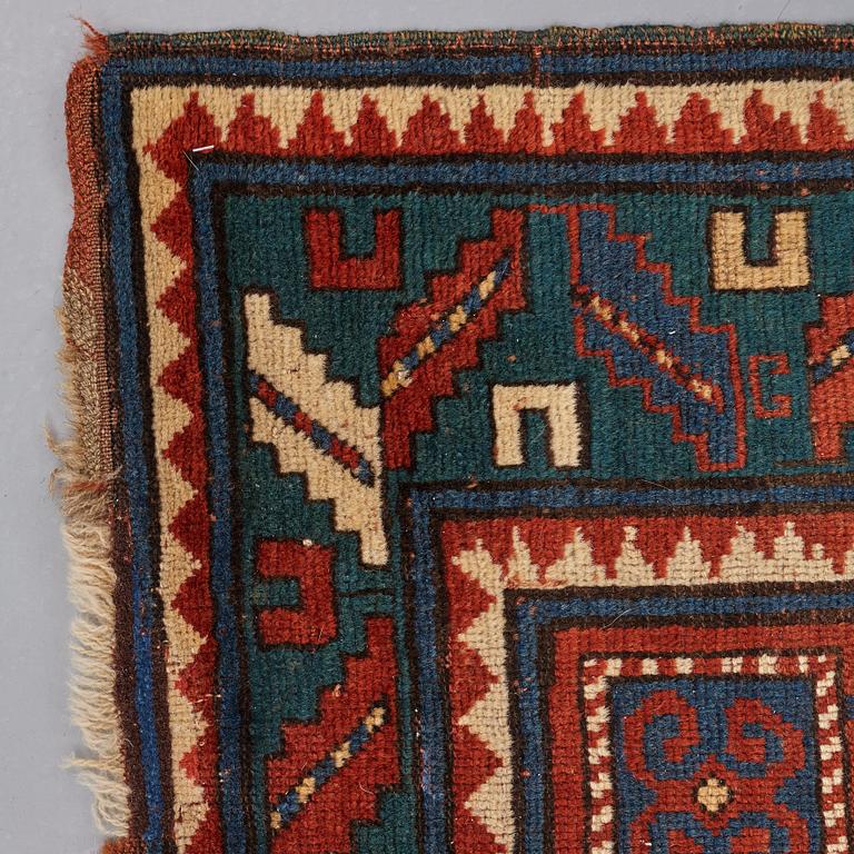 MATTA, antik/semiantik Karachop Kazak, ca 226 x 167,5 cm.