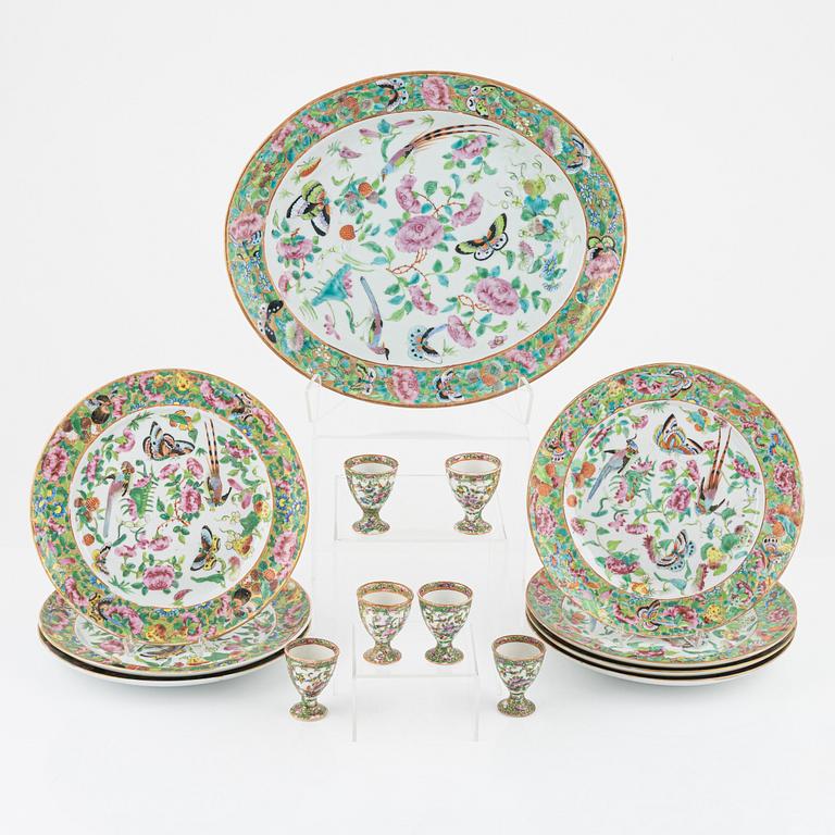 A set of 14 pieces from a porcelain service, Kanton, China, Qing dynasty, 19th century.