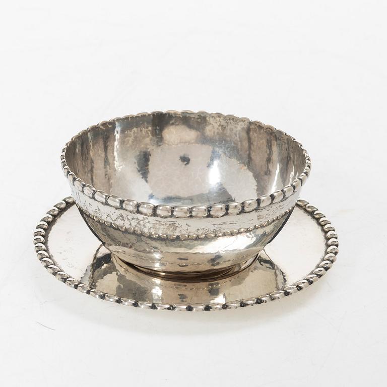 C.G. Hallberg, skål med fat, silver, Stockholm 1923.