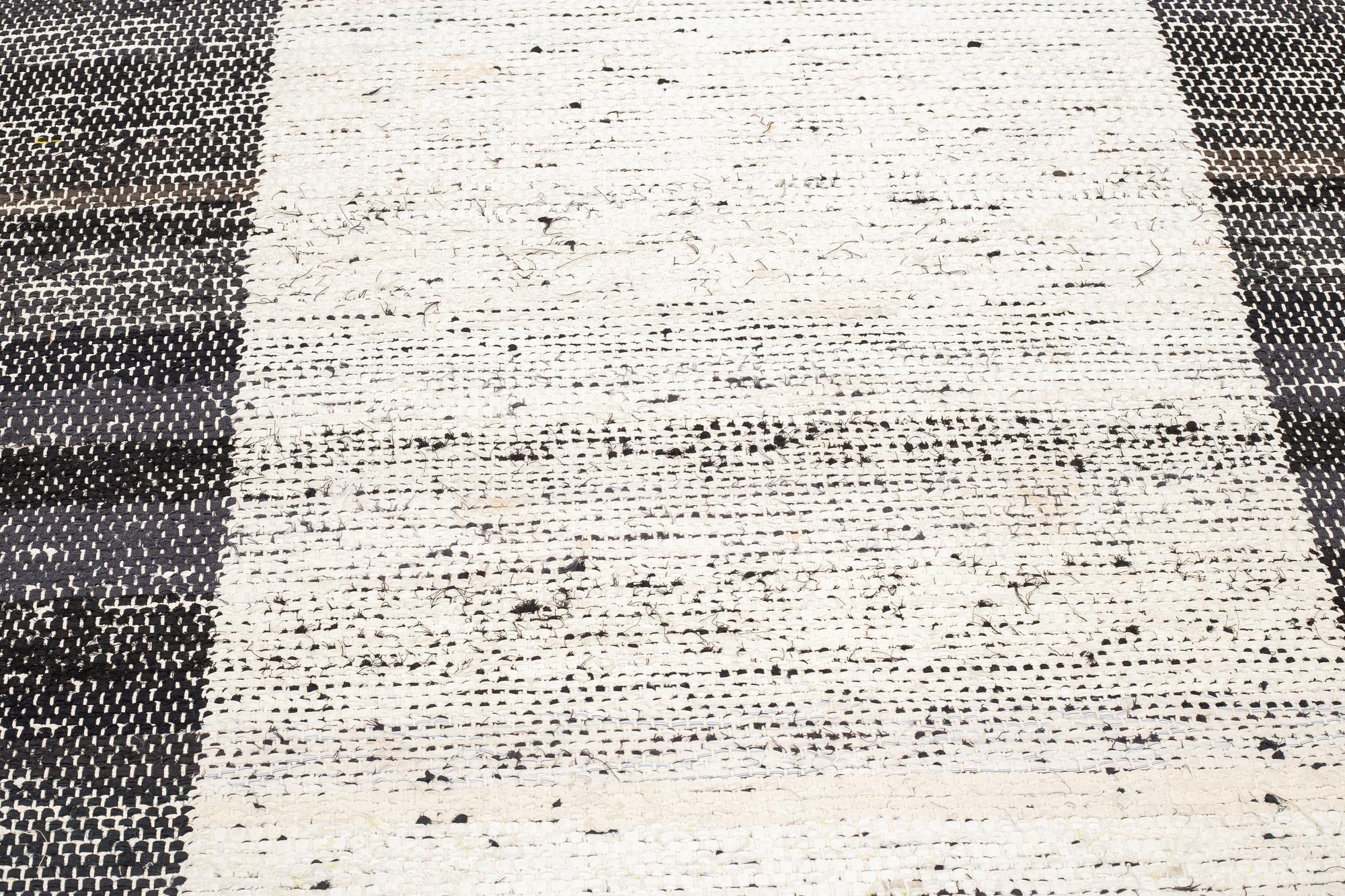 Björn Lundberg, gallerimatta, "Natt och Dag/Dag och Natt", trasmatta, ca 388,5-398 x 128-129 cm.