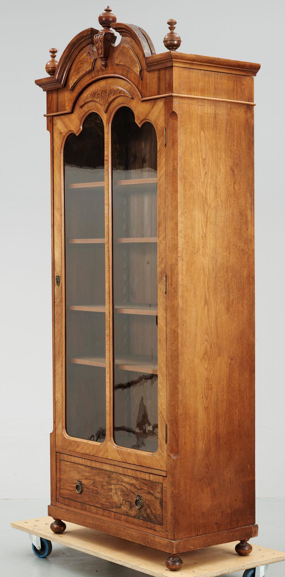 BOKSKÅP, nyrenässans, 1800-talets slut.