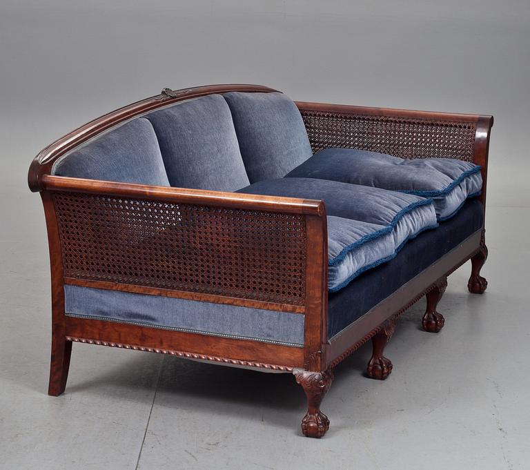 SOFFGRUPP, 4 delar, Chippendalestil, 1900-talets andra hälft.