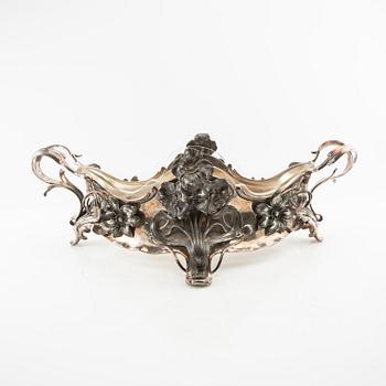 Jardinière Wurtembergische Metalwaren fabrik Art Nouveau around 1900 silver-plated (Britannia metal).