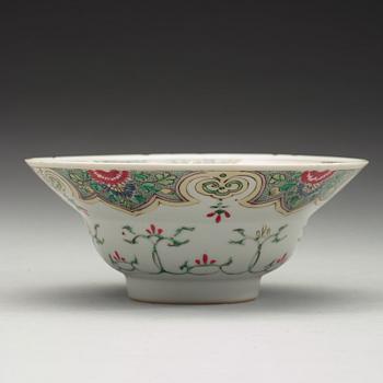 SKÅL, porslin. Qingdynastin, Kangxi (1662-1722).