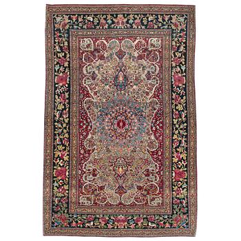 441. A RUG. An antique Esfahan. 212 x 141 cm.