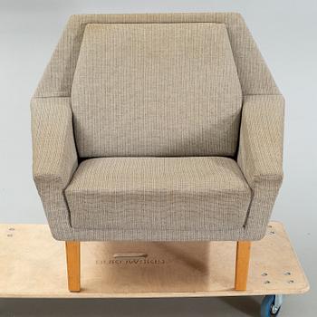 A 1960s lounge chair.
