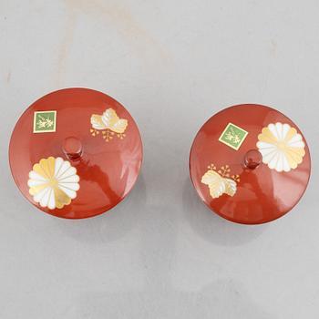 A pair of Japanese porcelain cups with covers, Noritake, 20th century.